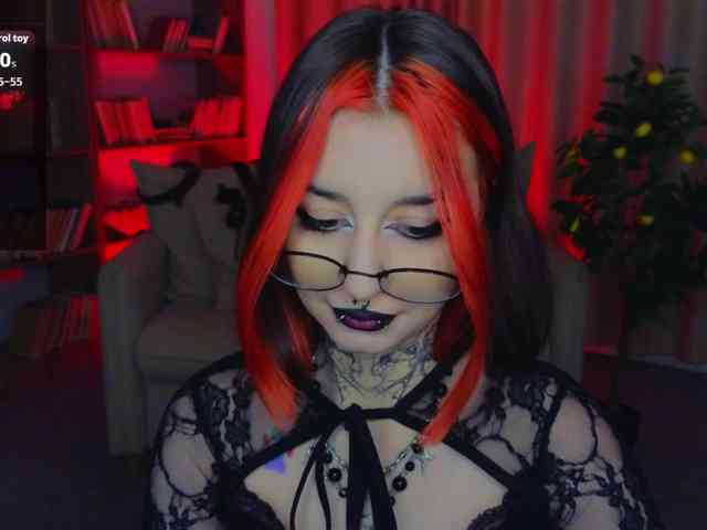 MistressMarcelline webcam