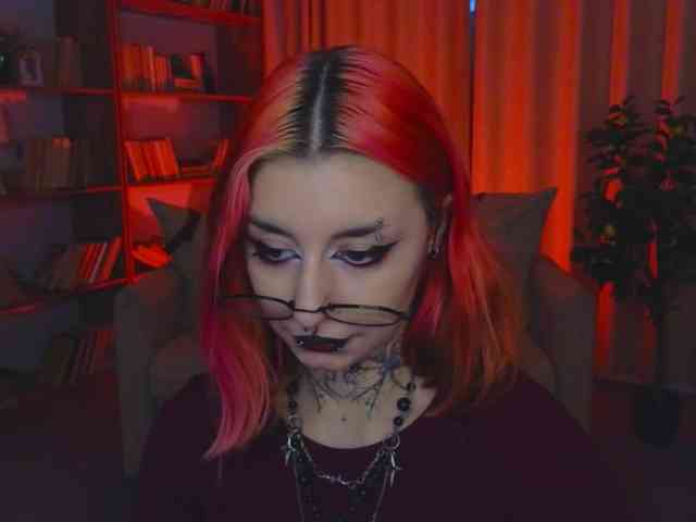 MistressMarcelline webcam