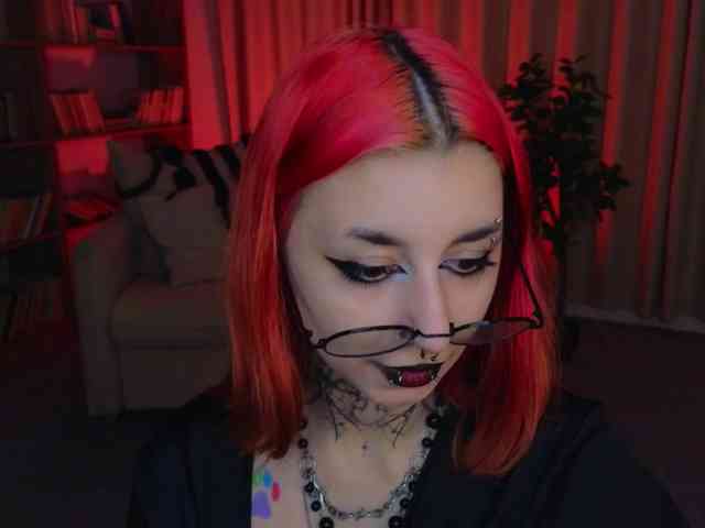 MistressMarcelline webcam