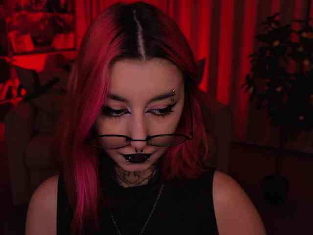 MistressMarcelline webcam