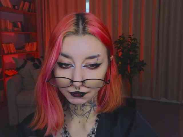 MistressMarcelline webcam