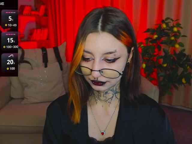 MistressMarcelline webcam