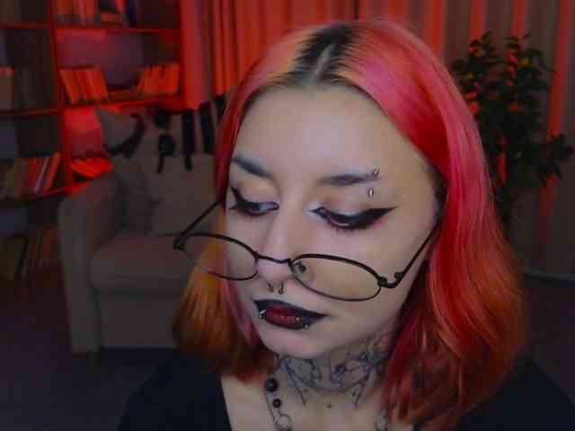 MistressMarcelline webcam