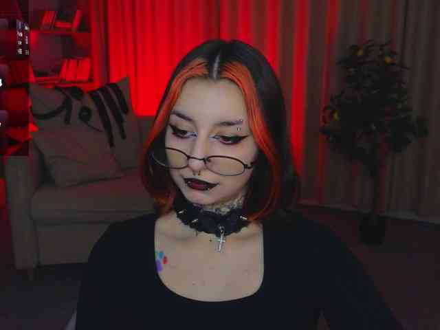 MistressMarcelline webcam
