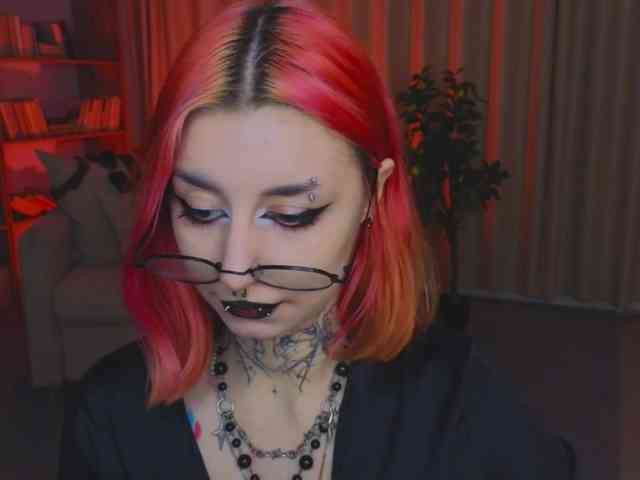 MistressMarcelline webcam
