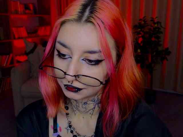 MistressMarcelline webcam