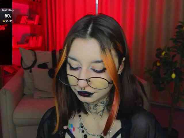 MistressMarcelline webcam
