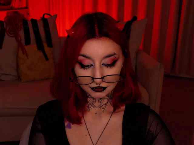 MistressMarcelline webcam