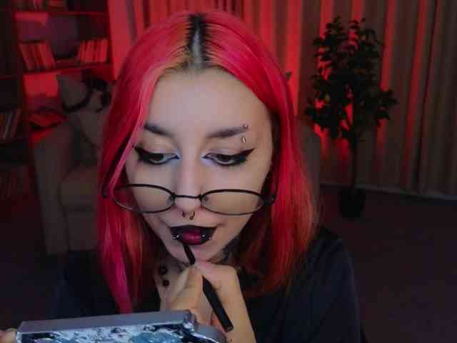 MistressMarcelline webcam