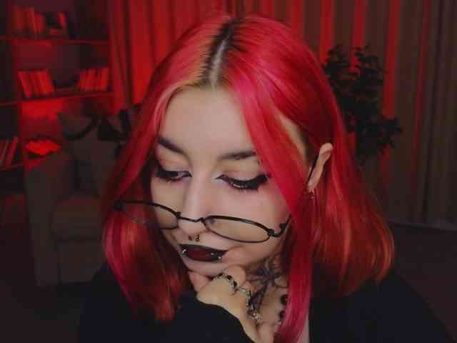 MistressMarcelline webcam