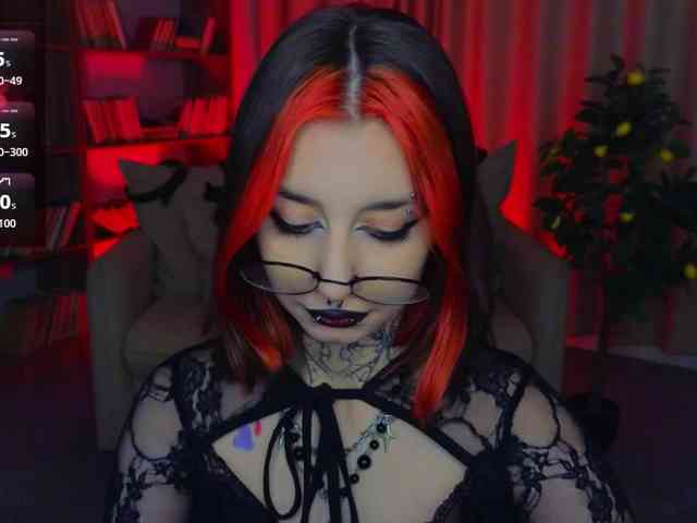 MistressMarcelline webcam
