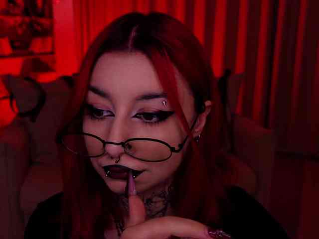MistressMarcelline webcam