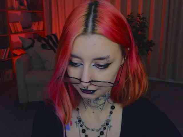 MistressMarcelline webcam