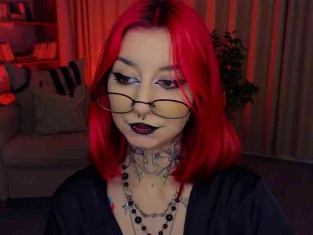 MistressMarcelline webcam