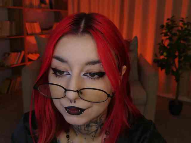 MistressMarcelline webcam