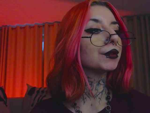 MistressMarcelline webcam