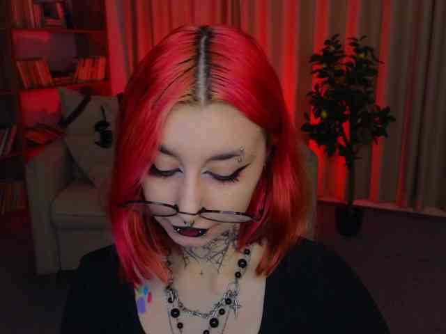 MistressMarcelline webcam