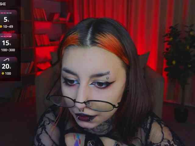 MistressMarcelline webcam