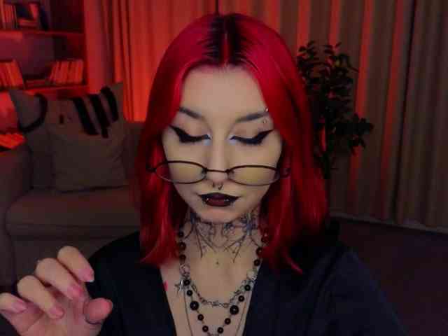 MistressMarcelline webcam