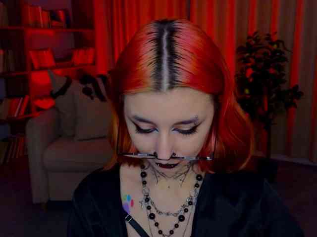 MistressMarcelline webcam