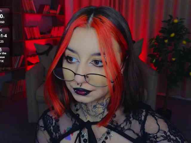 MistressMarcelline webcam