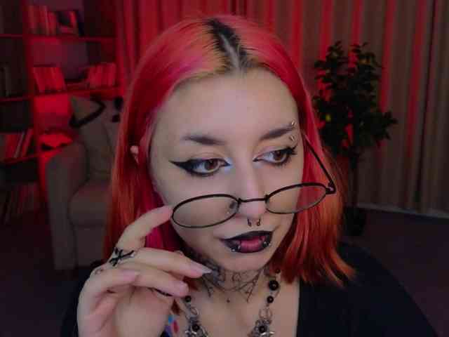 MistressMarcelline webcam