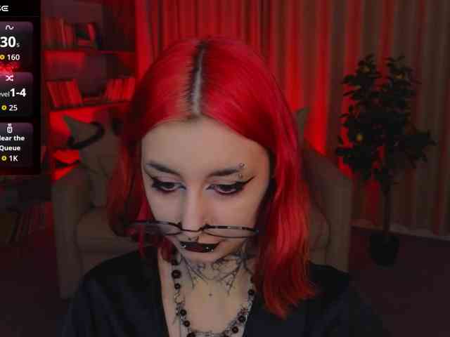MistressMarcelline webcam