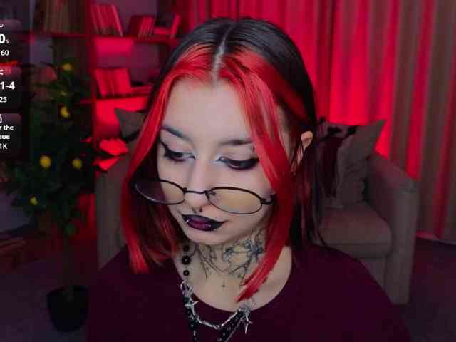MistressMarcelline webcam