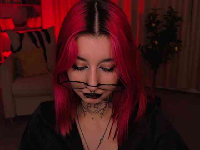 MistressMarcelline webcam