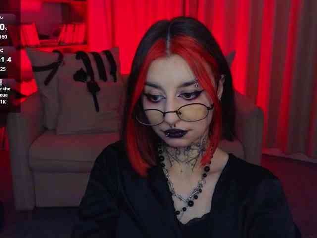 MistressMarcelline webcam