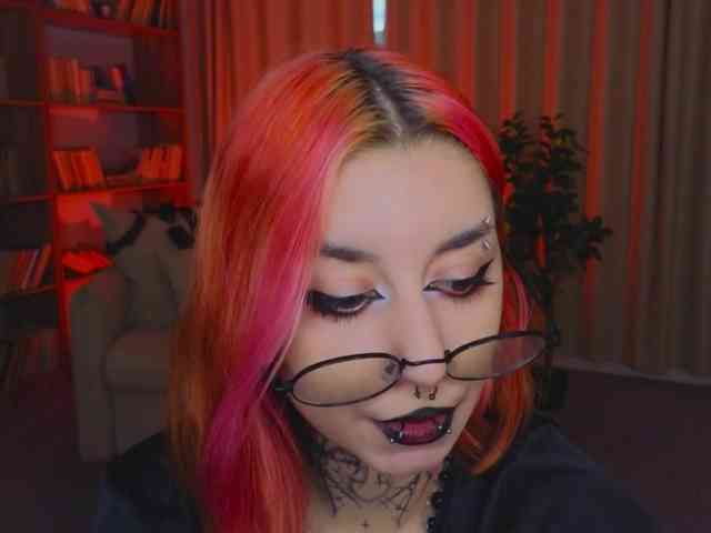 MistressMarcelline webcam
