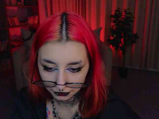 MistressMarcelline webcam