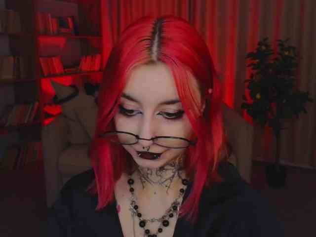 MistressMarcelline webcam