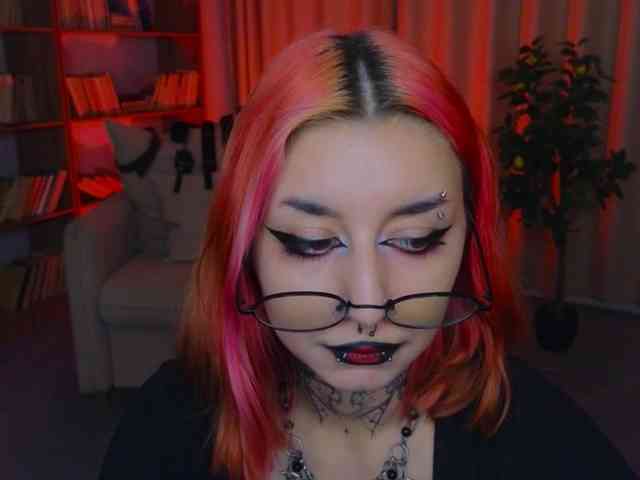 MistressMarcelline webcam