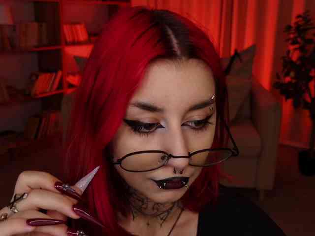 MistressMarcelline webcam