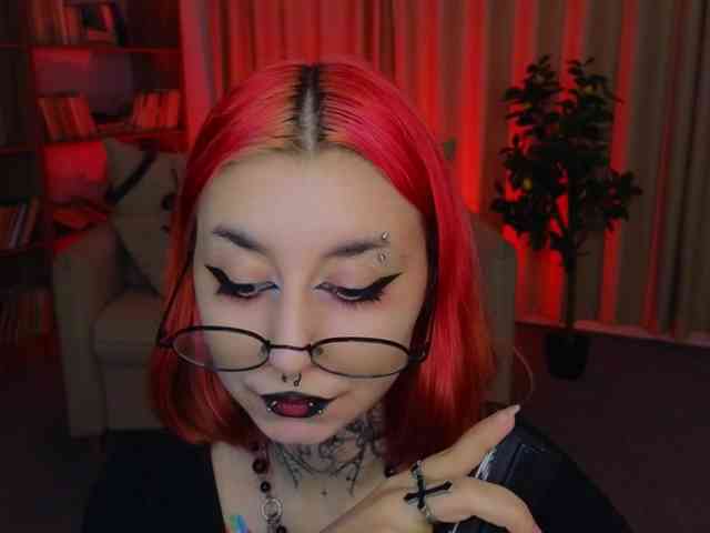 MistressMarcelline webcam