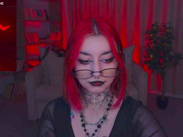 MistressMarcelline webcam