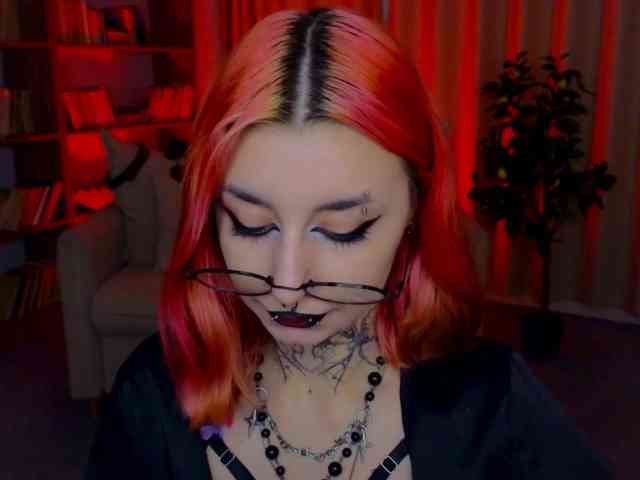 MistressMarcelline webcam