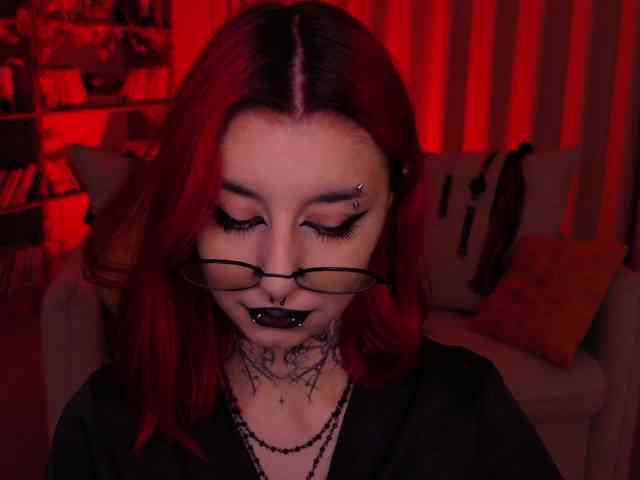 MistressMarcelline webcam