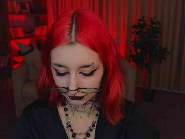 MistressMarcelline webcam