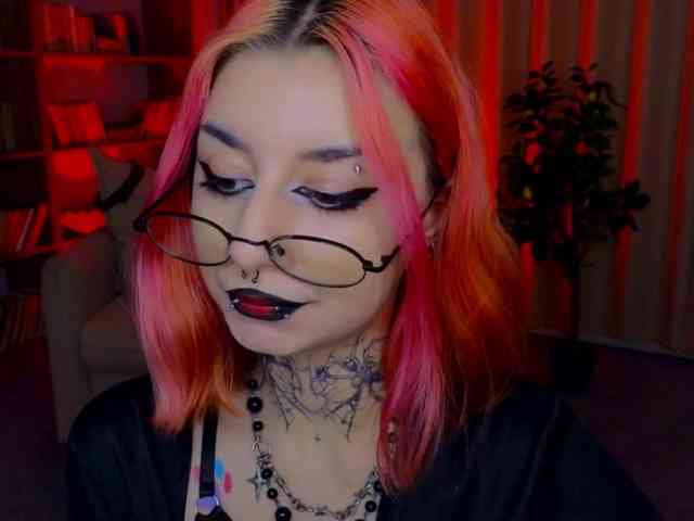 MistressMarcelline webcam