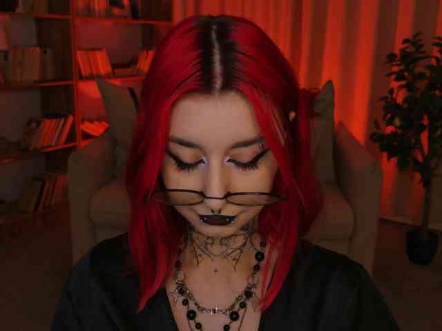 MistressMarcelline webcam