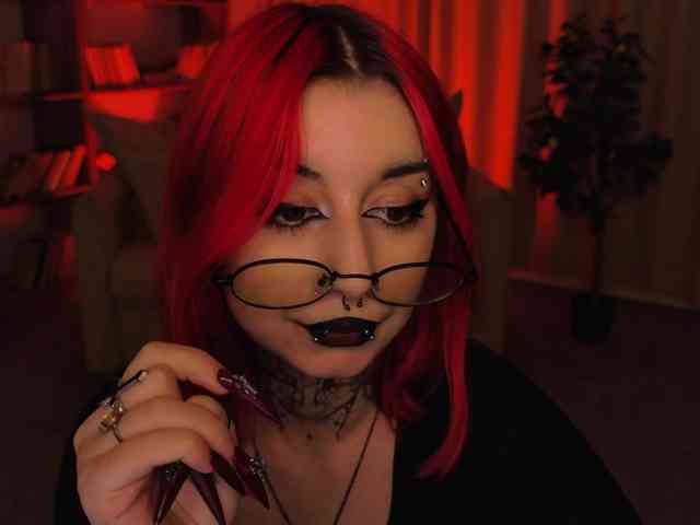MistressMarcelline webcam
