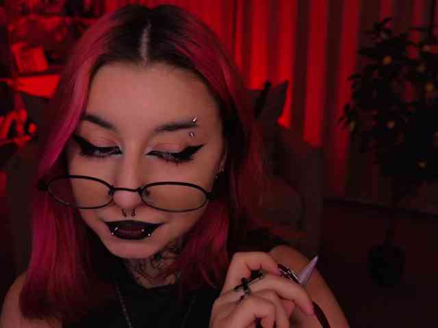 MistressMarcelline webcam