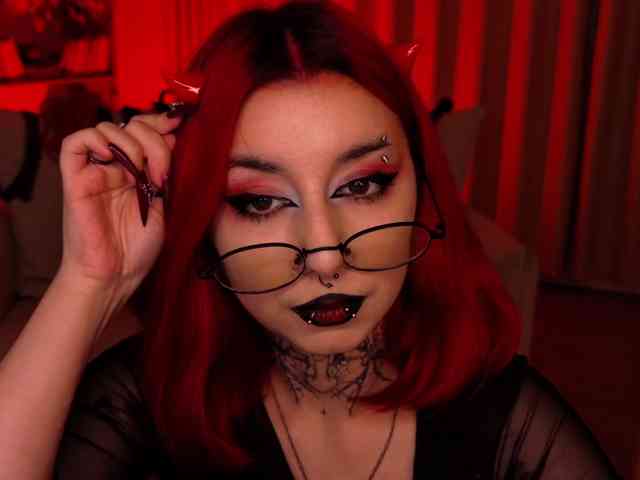MistressMarcelline webcam