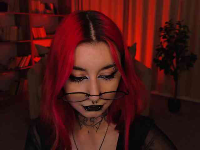 MistressMarcelline webcam