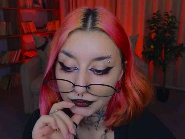 MistressMarcelline webcam