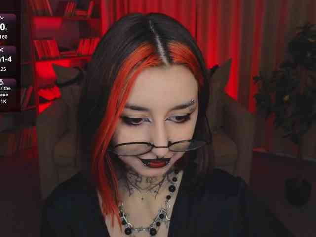 MistressMarcelline webcam