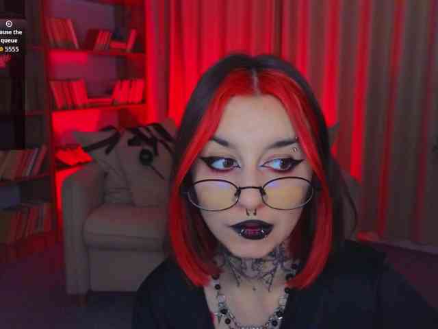 MistressMarcelline webcam