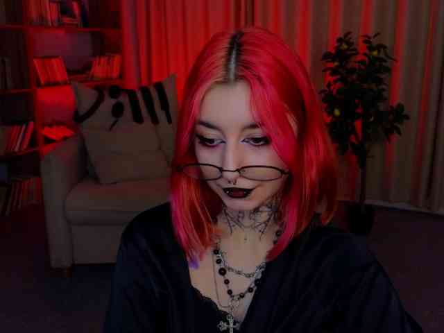 MistressMarcelline webcam